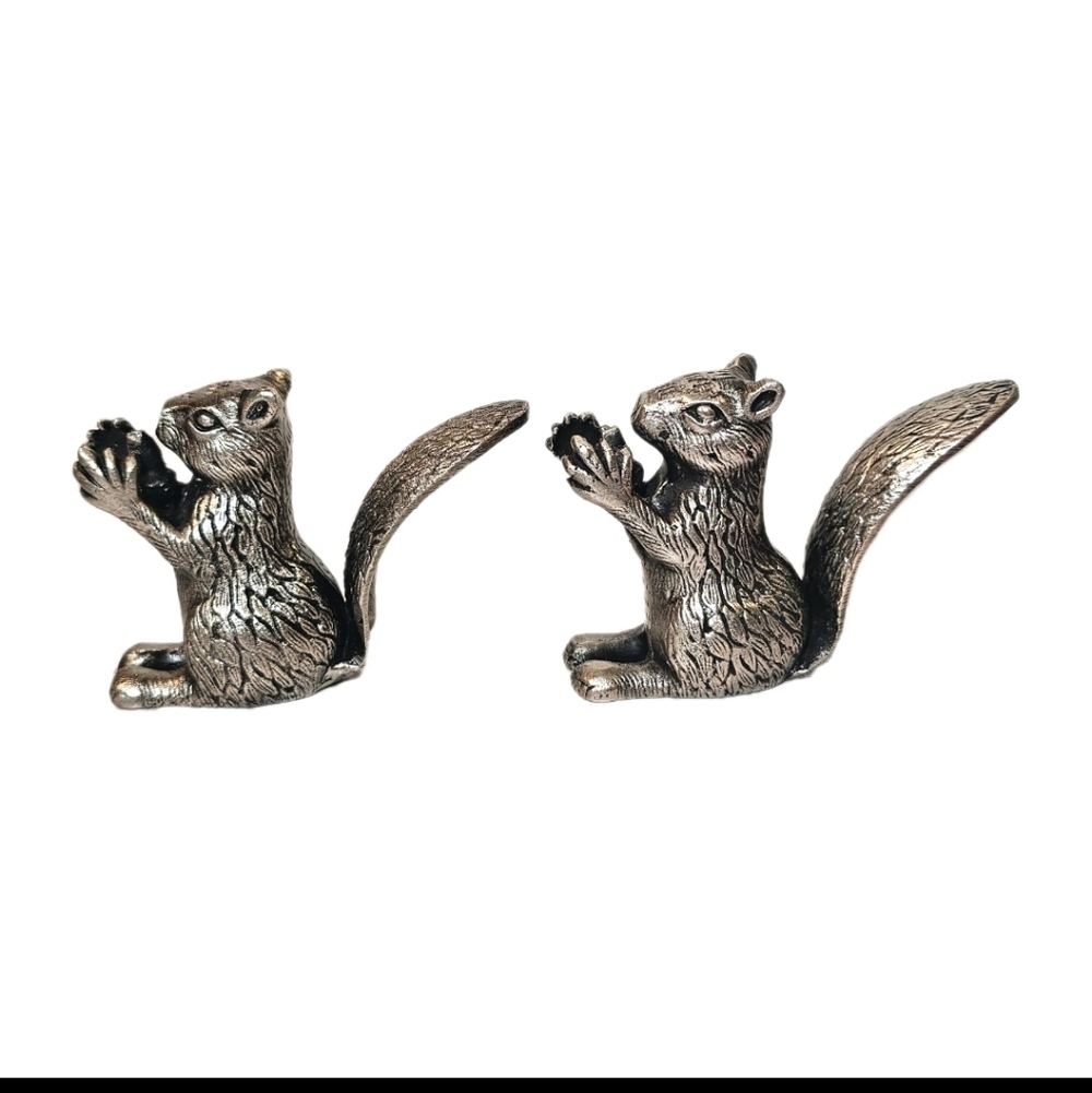 Pair of Heavy Cast Pewter Squirrels Salt and Pepper Shakers Collectible Vintage - Picture 5 of 9